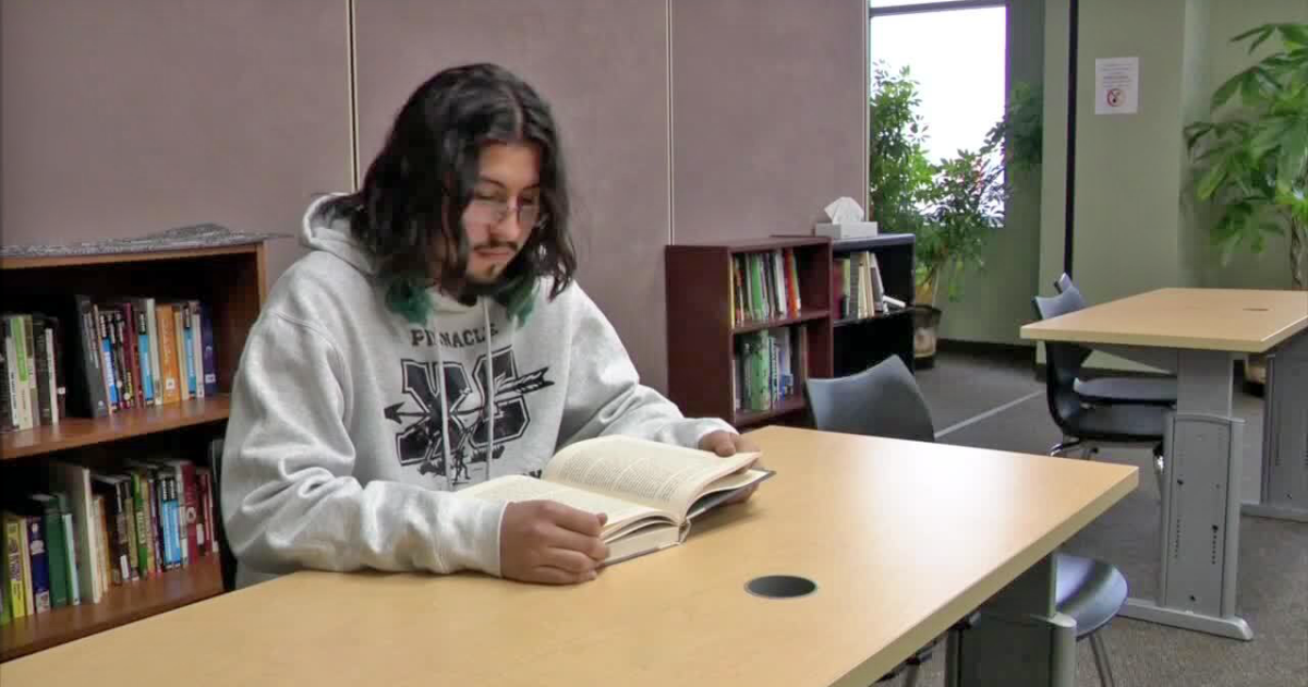 HS senior on mission to create library for school gets help from nonprofit - Vimarsana News