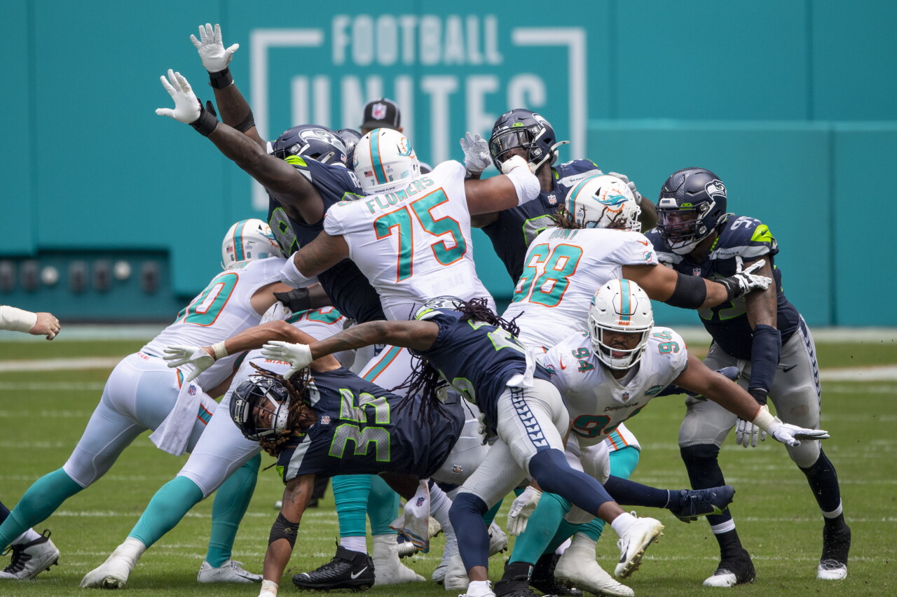 Seattle Seahawks attempt to block field goal by Miami Dolphins, Oct. 4, 2020