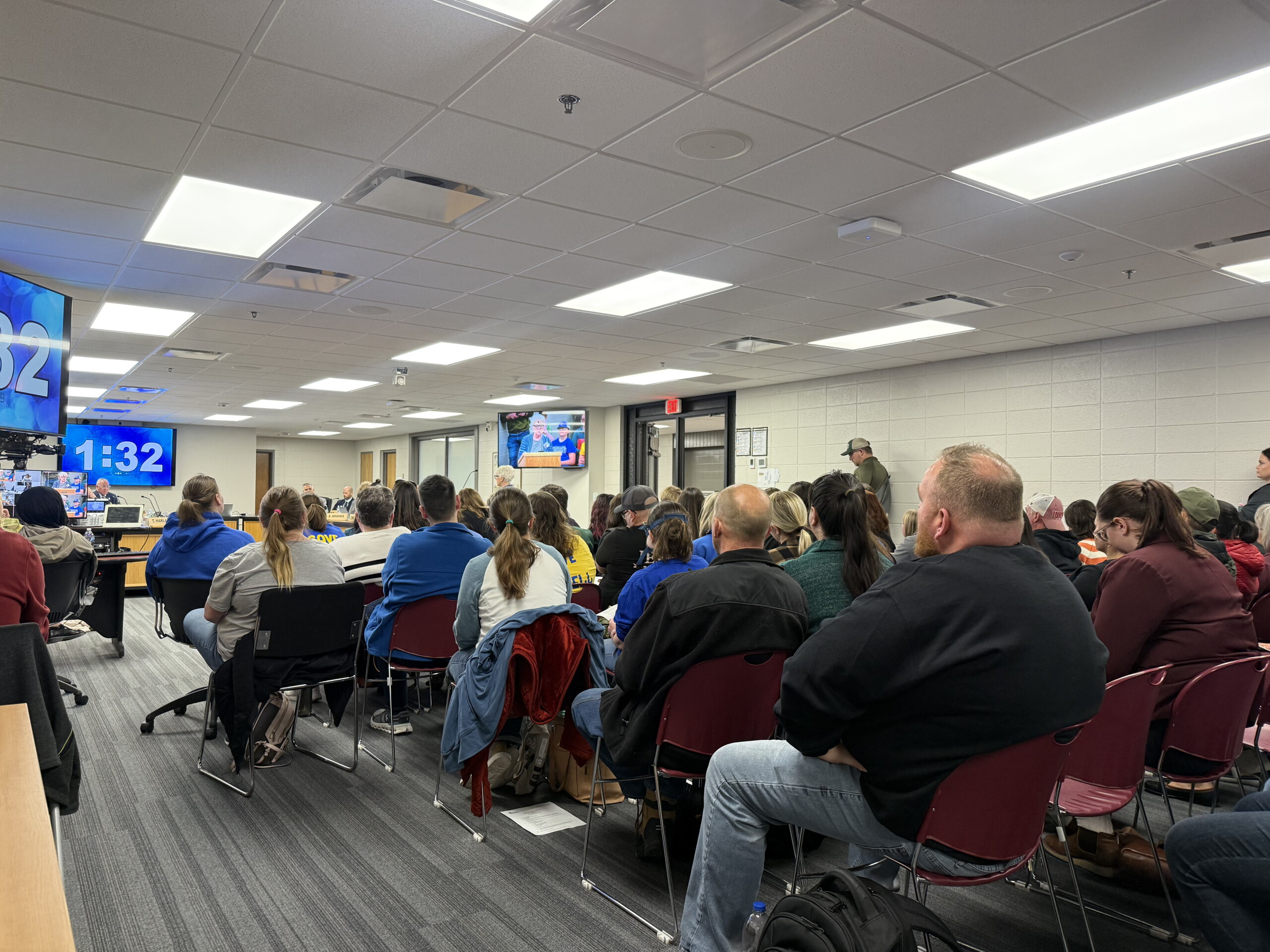 Waukesha School Board votes to close Bethesda, Hawthorne & Whittier schools