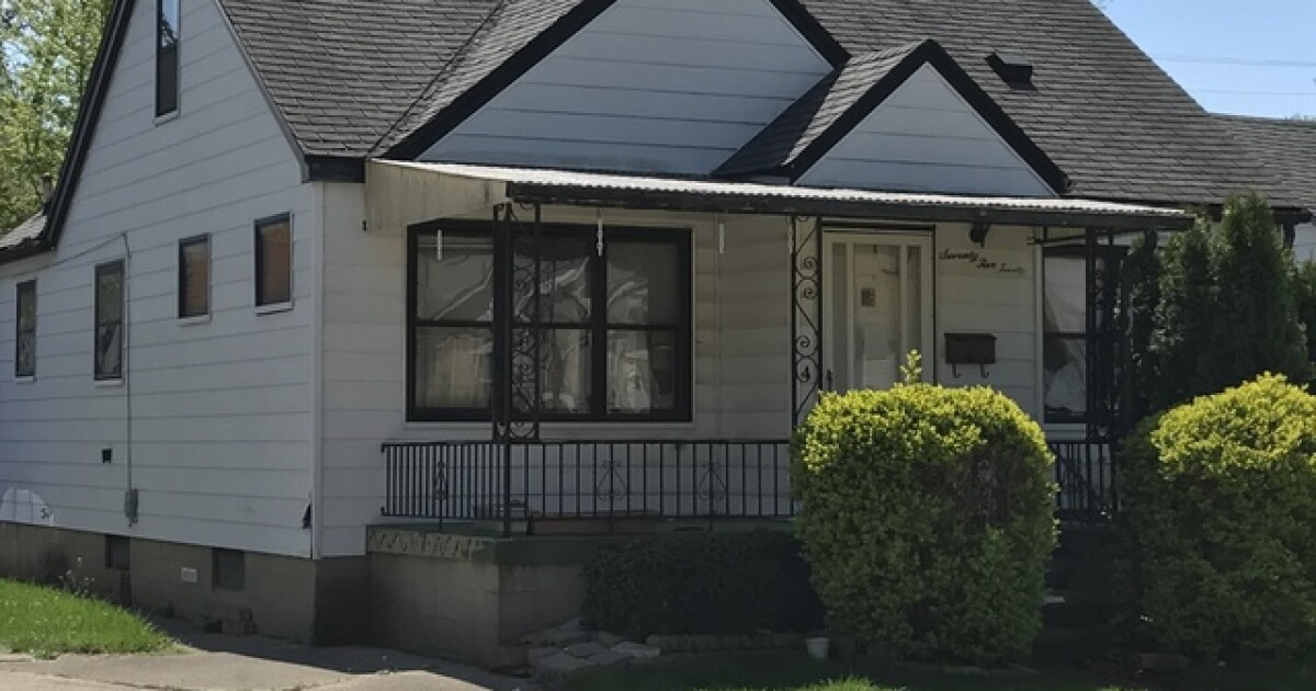 Where Does The Macomb County Clerk Live 
