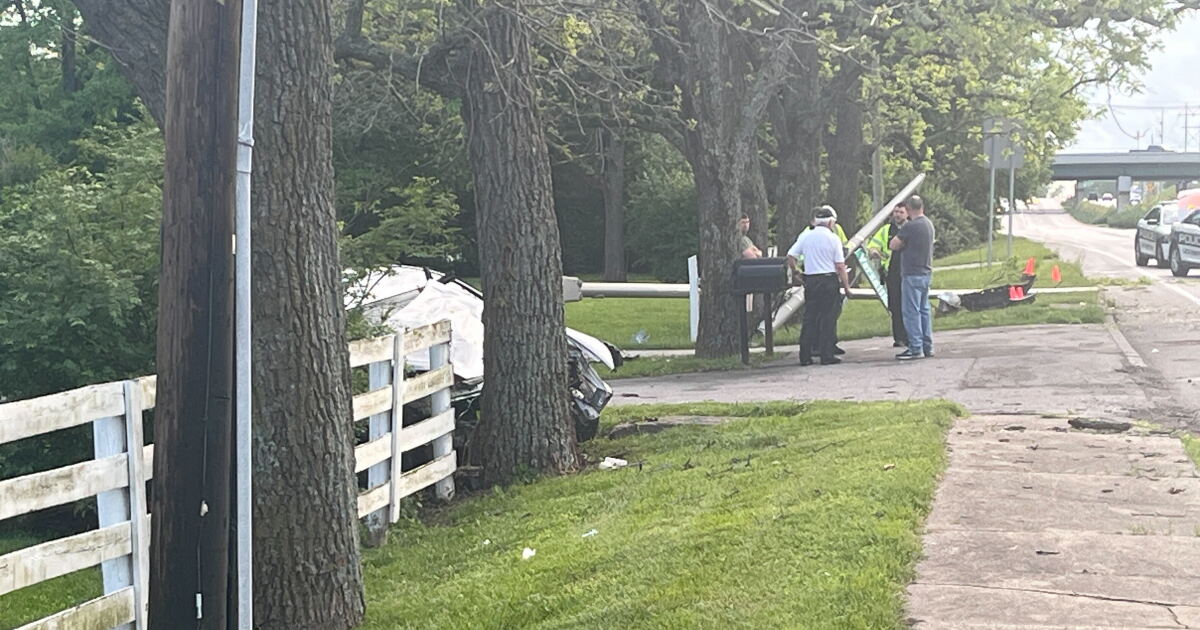 2 seriously hurt in crash on Versailles Road