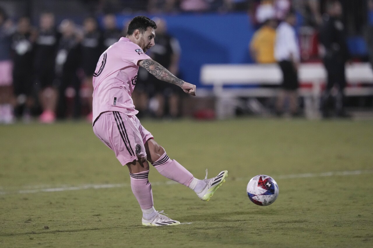 Inter Miami forward Lionel Messi scores during penalty kicks at FC Dallas, Aug. 6, 2023