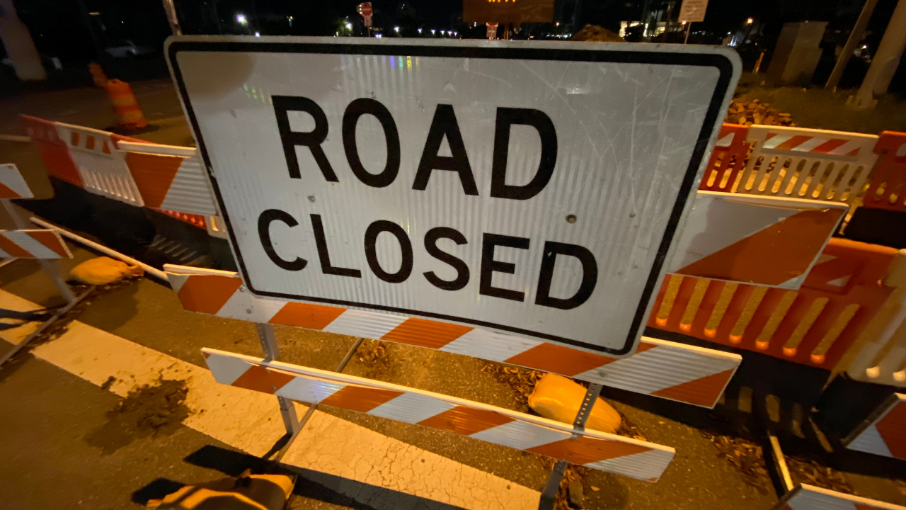 road closed sign generic.png