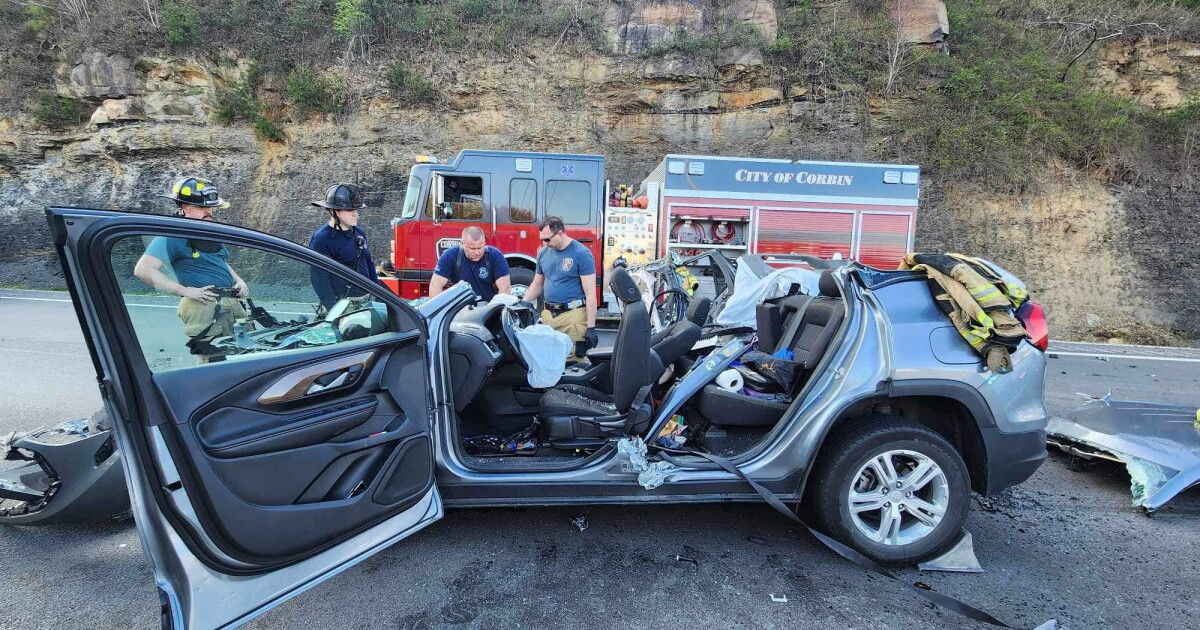 Occupants extracted after being trapped in SUV following crash on I-75