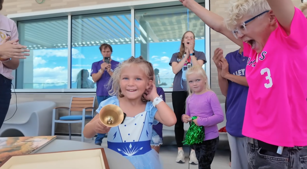 5-year-old rings the bell after her cancer treatment with her ‘Baseball Boys’