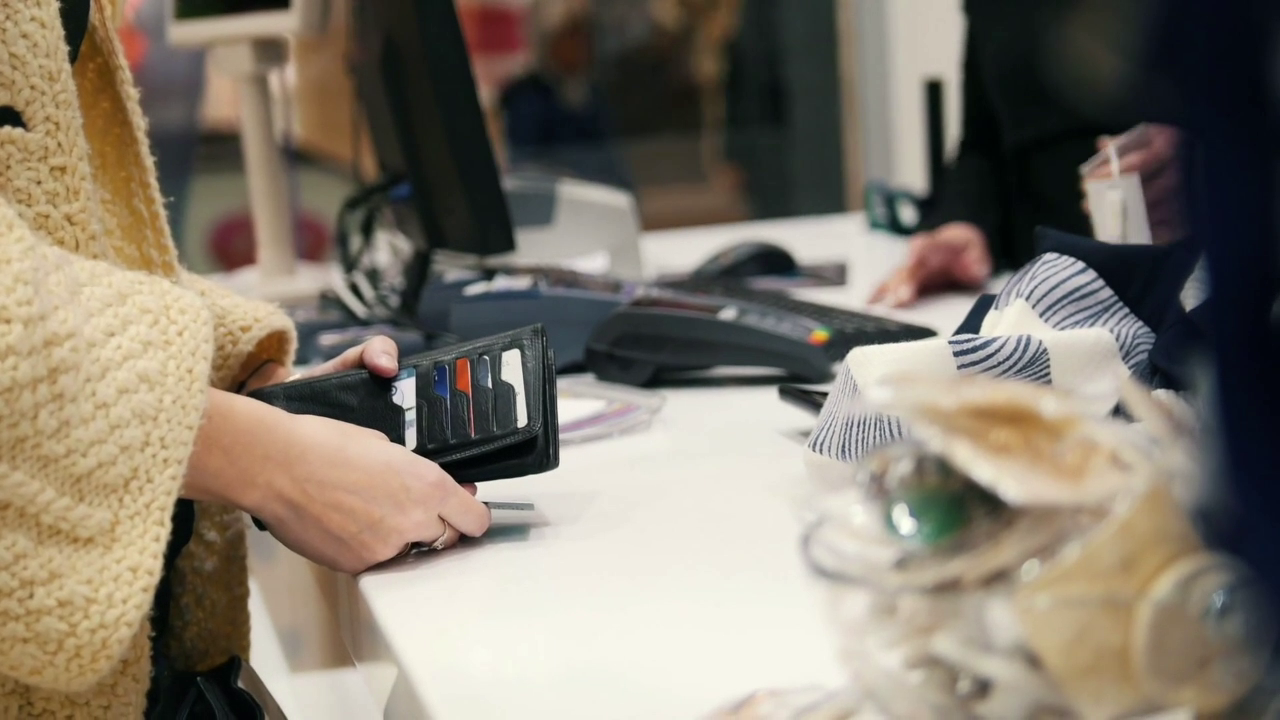 Supply Chain Delay Holiday Shopping