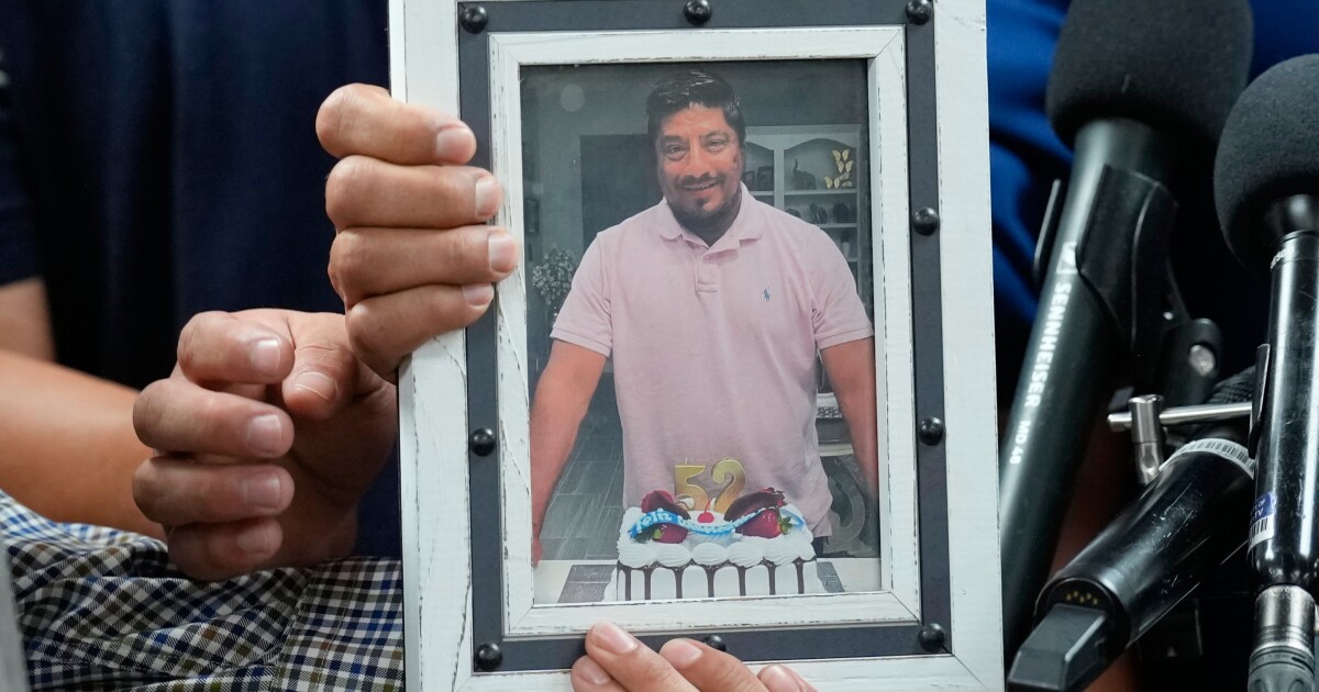 Ο πράκτορας του ICE πυροβολεί και σκοτώνει έναν άνδρα κατά τη διάρκεια επιχείρησης επιβολής του νόμου στο Χιούστον