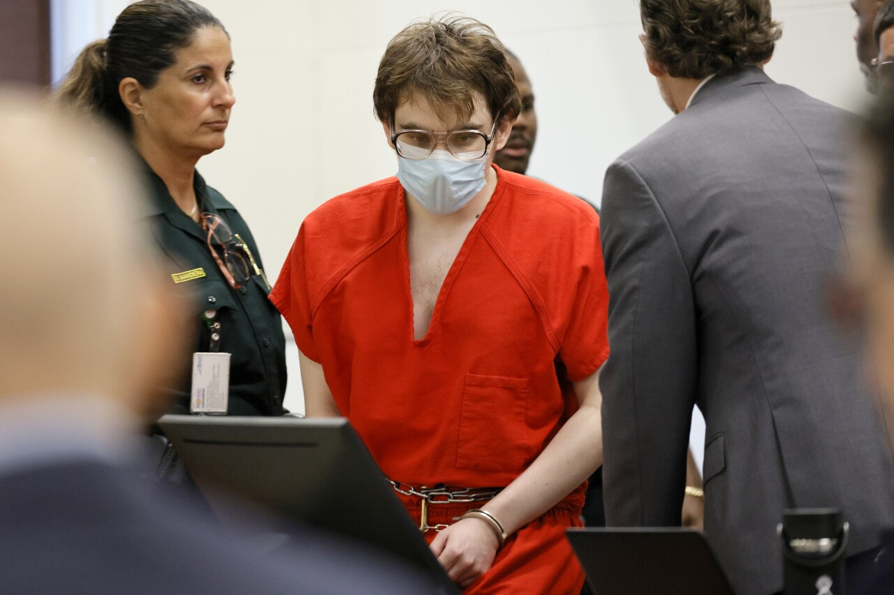 Nikolas Cruz escorted into courtroom for sentencing hearing, Nov. 2, 2022