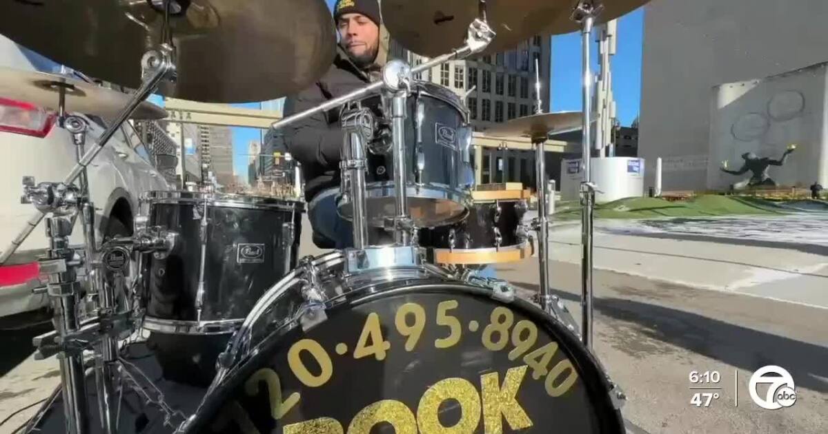 Detroit dad partners with toddler son to open entertainment business Detroit dad partners with toddler son to open entertainment business
