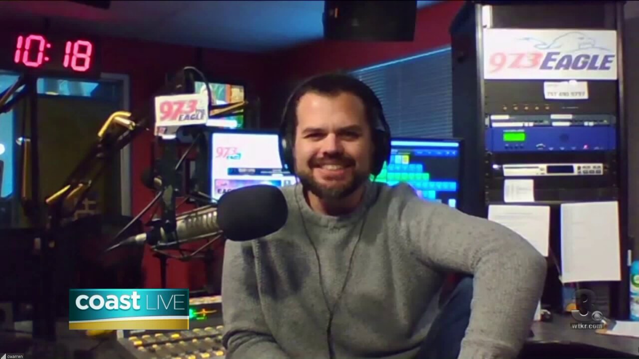 Country music news with Cash from 97.3 The Eagle on Coast Live