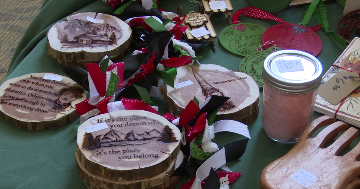 Highgate Senior Living features Christmas Crafts