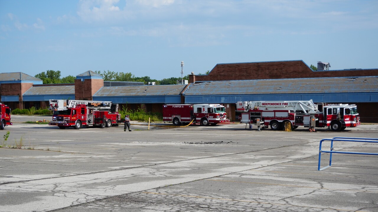Independence strip mall fire