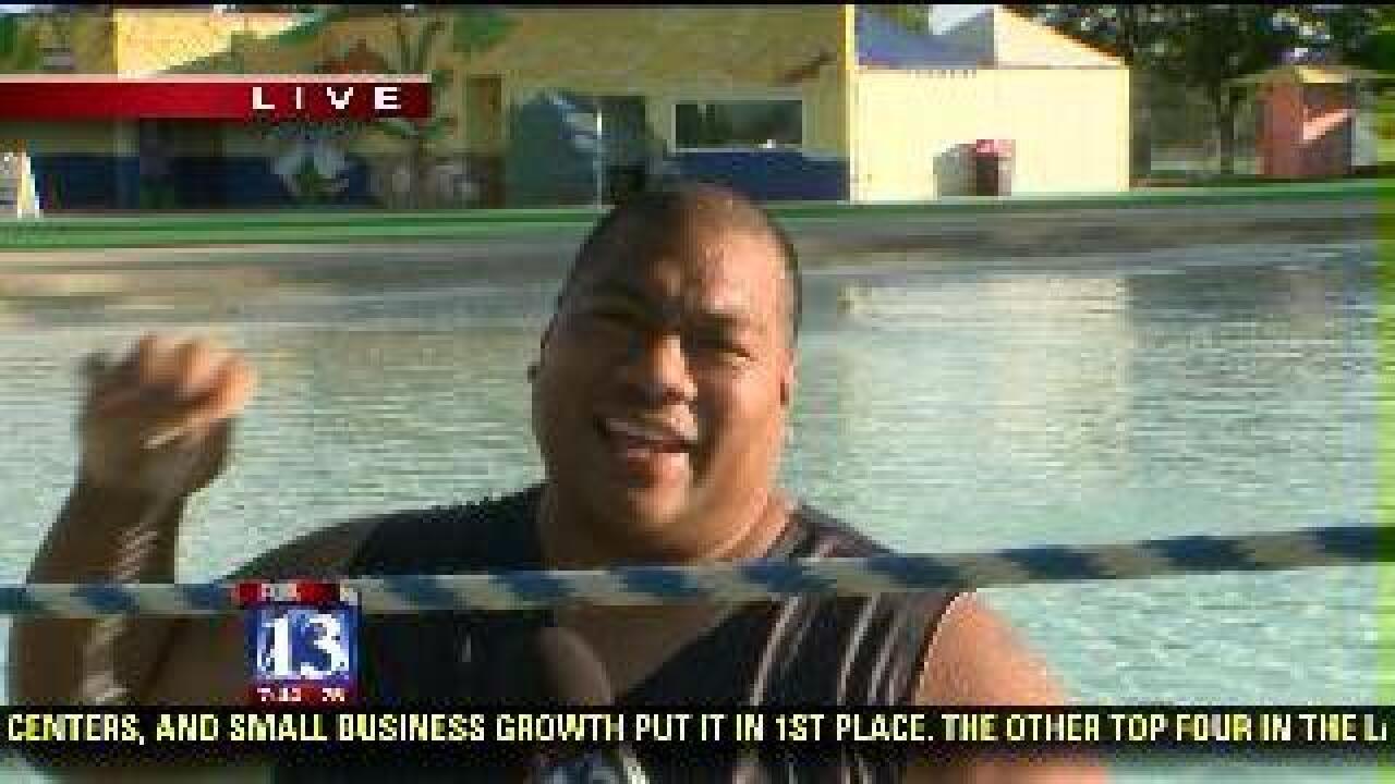Lifeguard helps Big Budah find his footing in pool