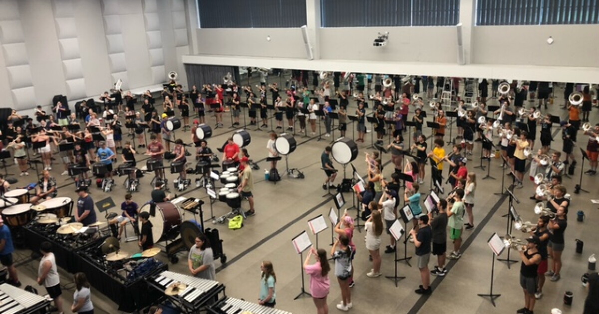 Heat forces Blue Springs High School band to move part of practice inside - Vimarsana News