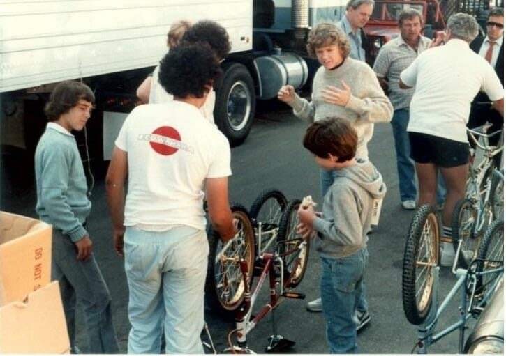 Robert Cardoza with E.T. bikes.