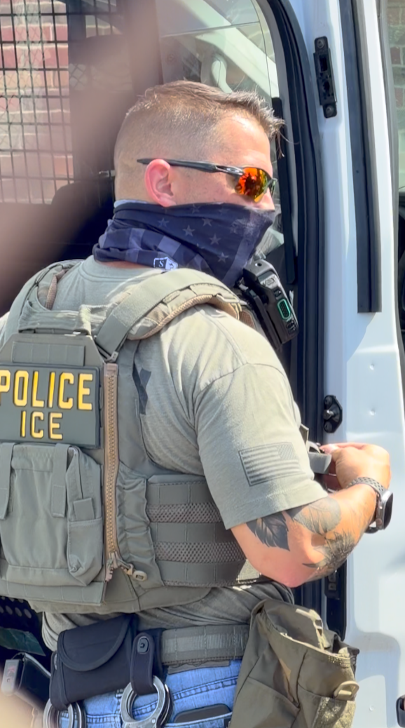 Police ICE agent