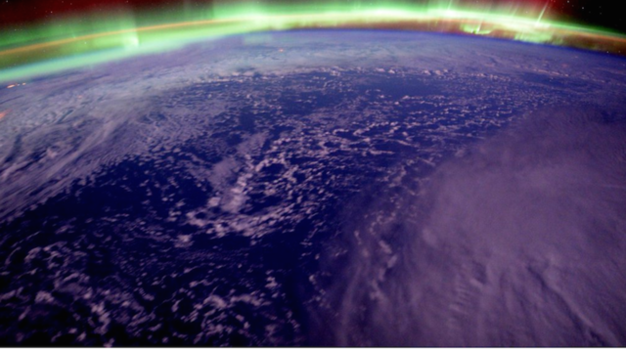 35 great photos from Scott Kelly's year in space