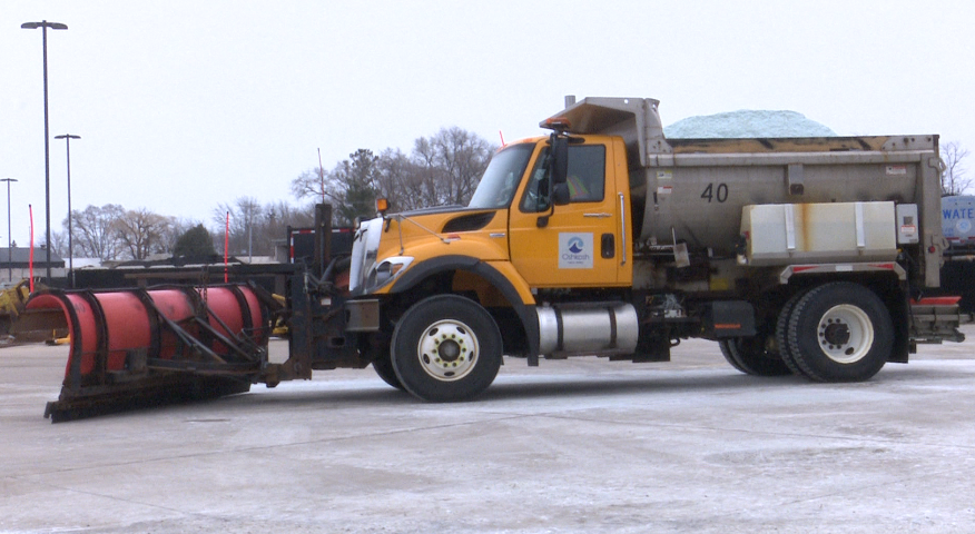 Road crews in Oshkosh prepare for upcoming winter weather