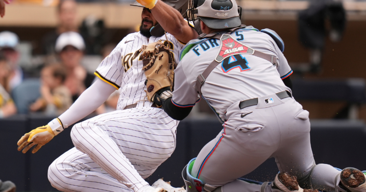Marlins Edge Padres 10-8 to Avoid Series Sweep at Petco Park