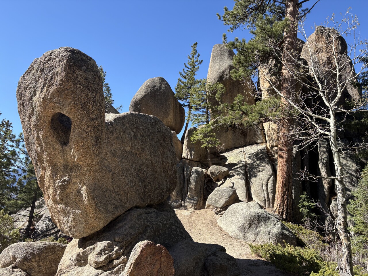 Hole in rock in Gem lake Trail
