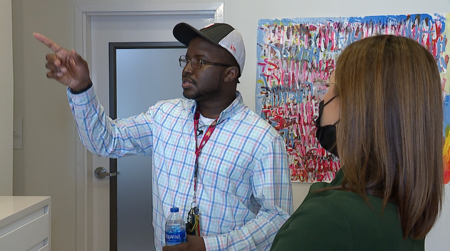 Artist Stanley Brown speaks with Action News' Jenn Schanz