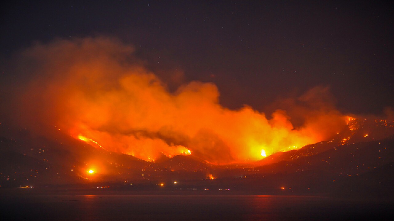 Erskine Fire destroys upwards of 100 homes in Lake Isabella, burns 30k acres, 5 contained; 2 dead