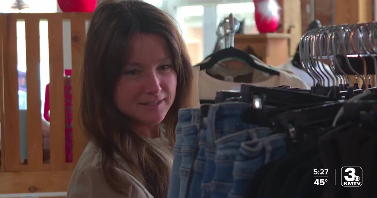 Small boutique creates unique holiday shopping experience in Neola