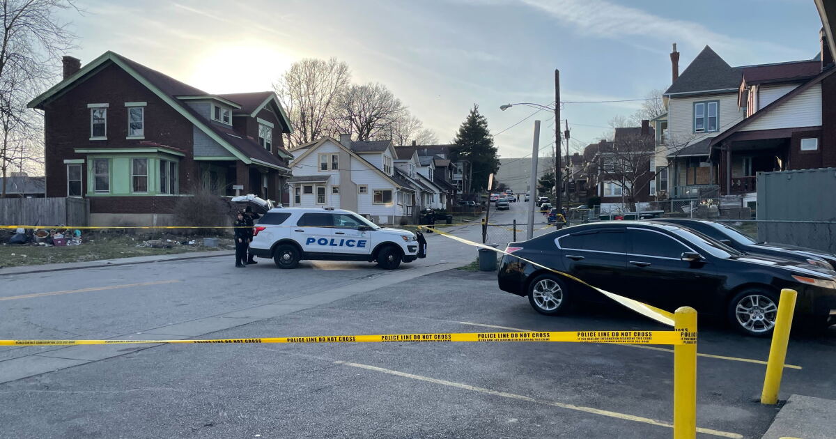Police: Homicide Unit investigating after man found dead in car in Avondale - Vimarsana News