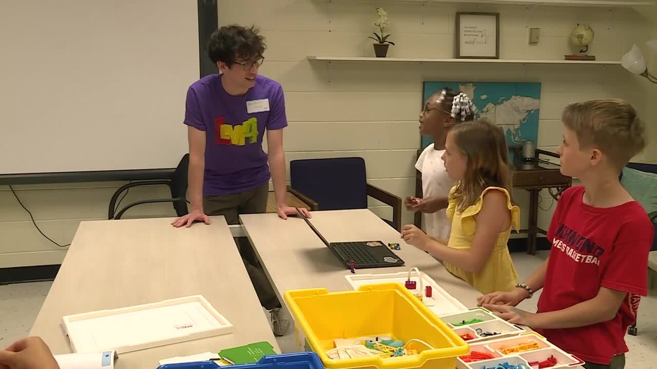 LEGO Master Ben Edlavitch