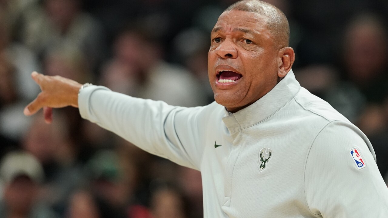 Clippers Bucks Basketball