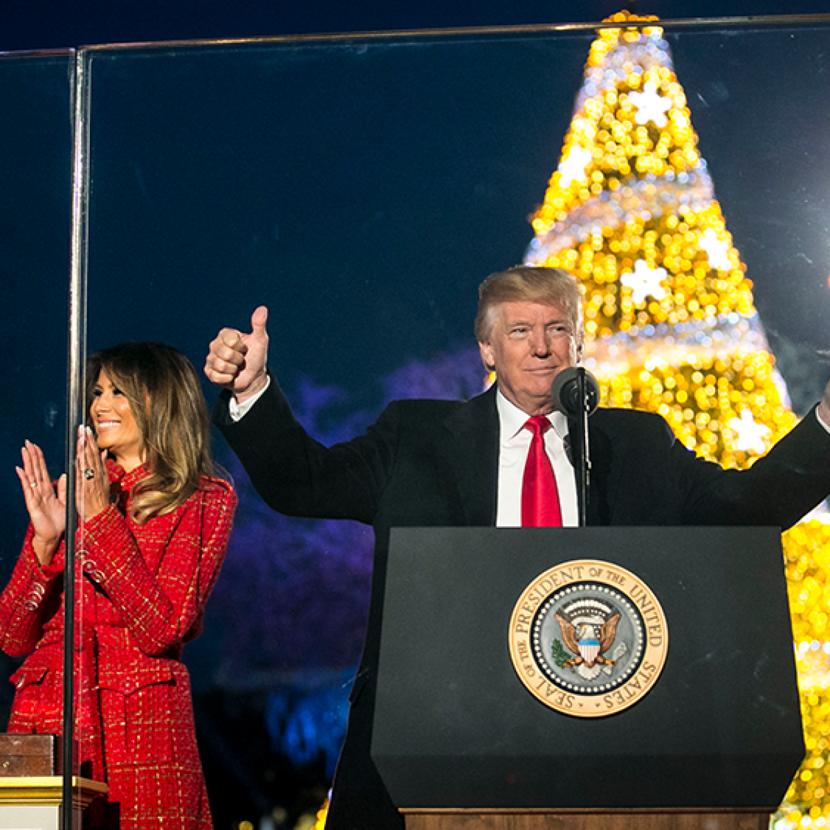 Trump gifts federal employees with a day off on Christmas Eve