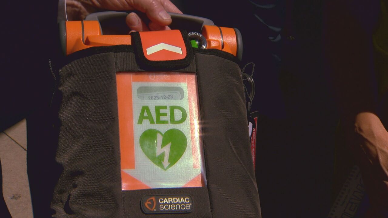 AED defibrillator for cardiac emergencies