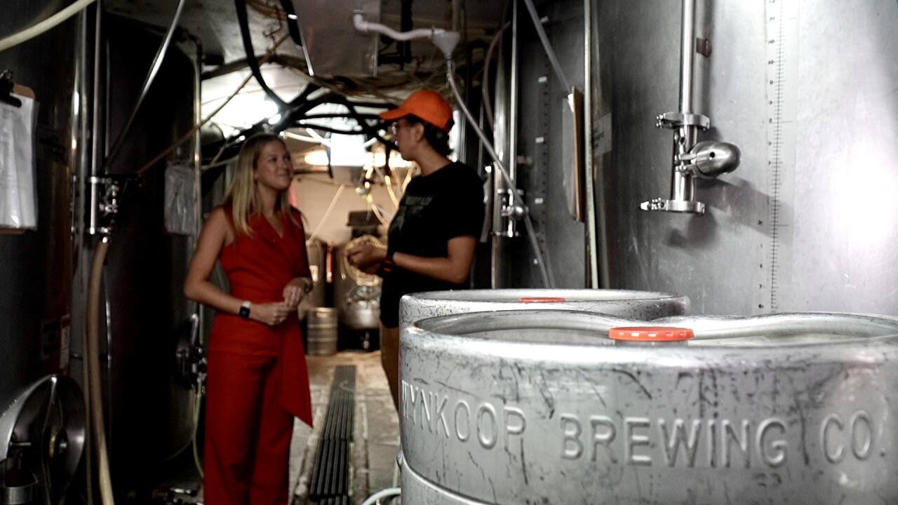 Hess talking with Wolanske.jpg