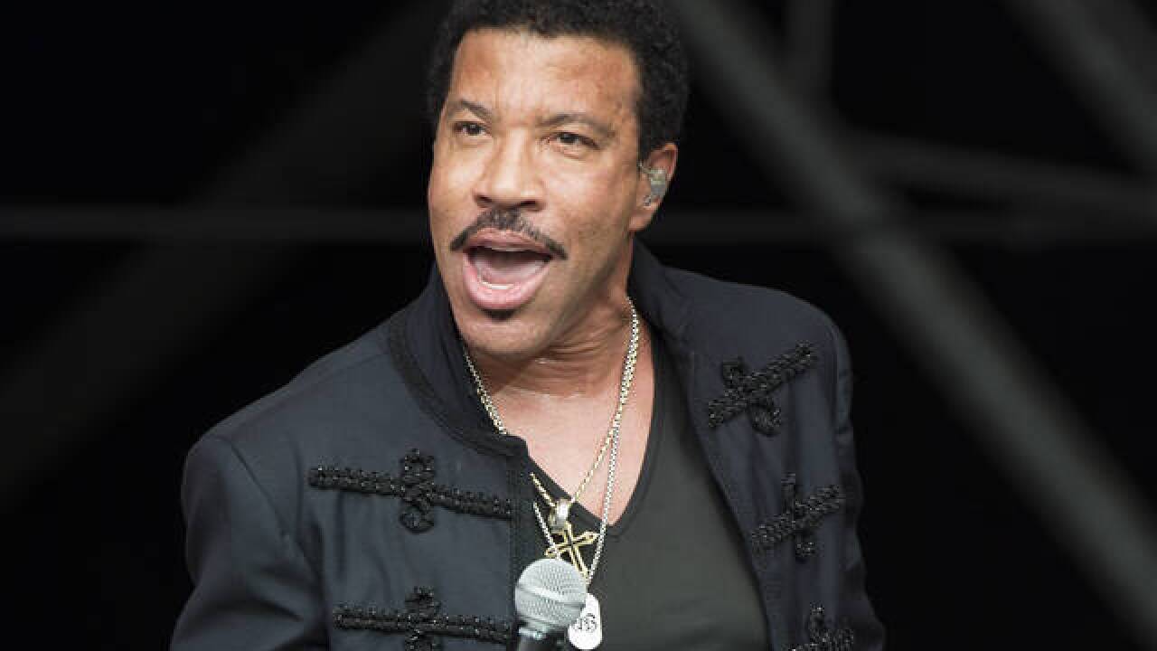 Lionel Richie, Mariah Carey to make Tulsa stop at BOK Center April 21, 2017