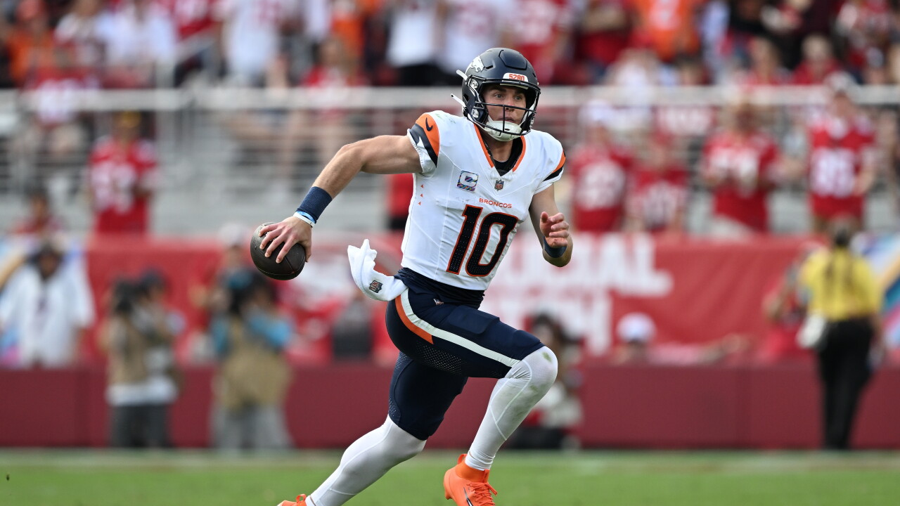 Broncos 49ers Football