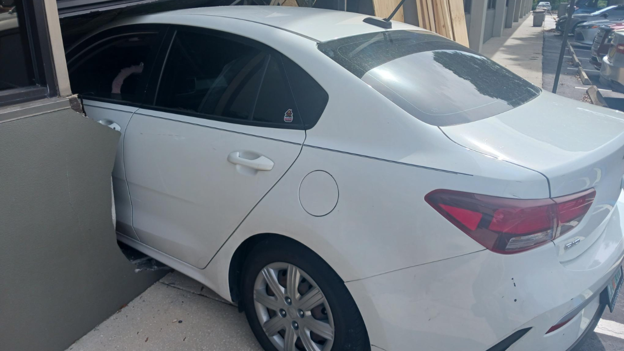 car slams into Social Security Administration building in New Port Richey
