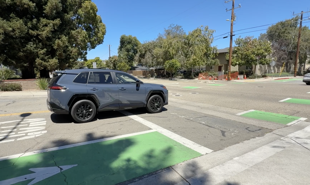 Left hand turn attempt on South Street at King Court.png
