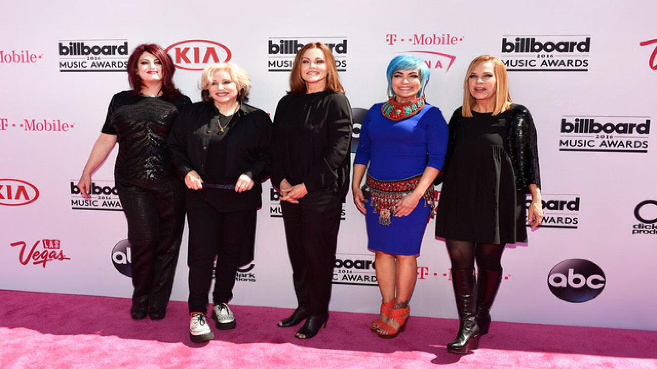 See best, worst looks from BBMA magenta carpet