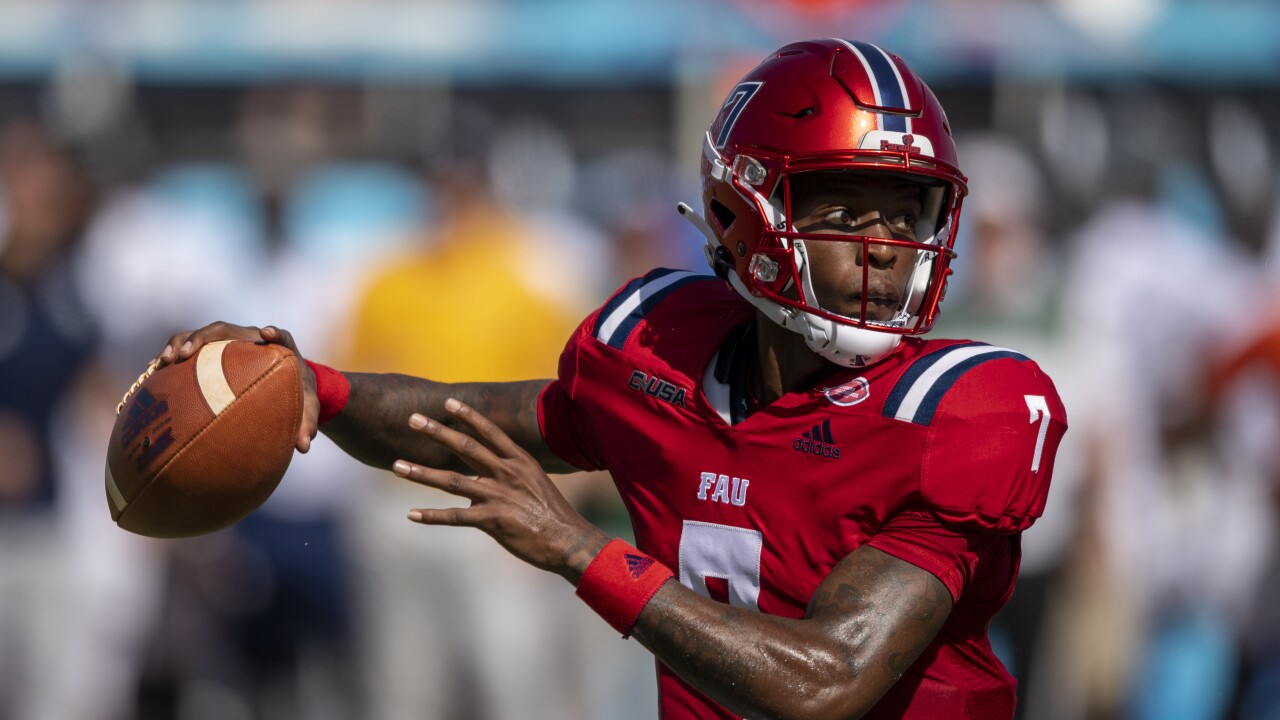 FAU Owls QB N'Kosi Perry throws vs. Georgia Southern Eagles, Sept. 11, 2021