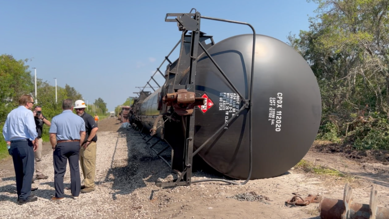 Local leaders tour Manatee County train derailment site