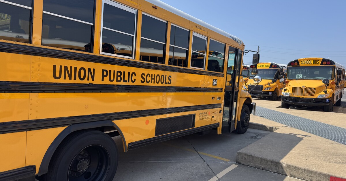 Union Public Schools announces pay raise for bus drivers