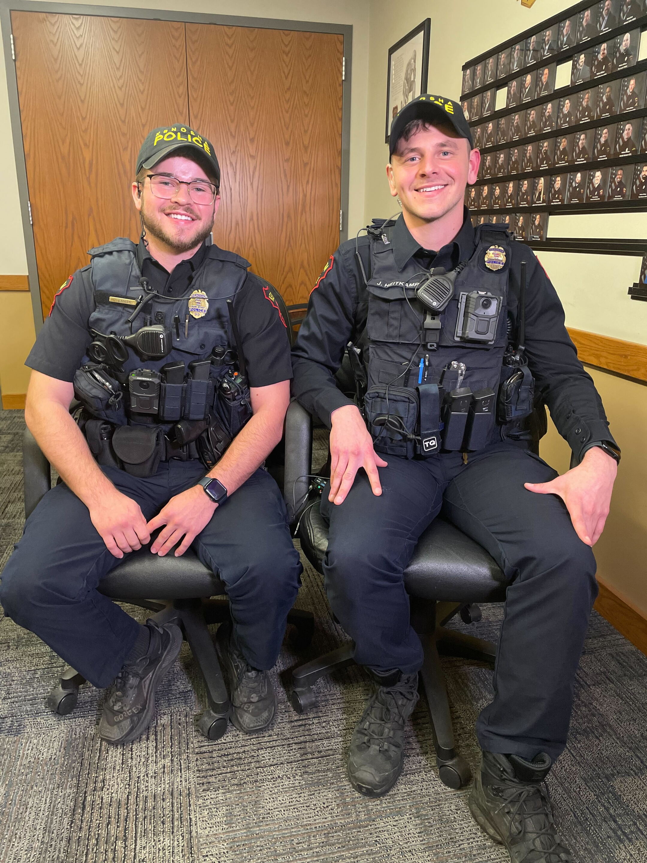 Good Samaritan, police officers save two people from burning home