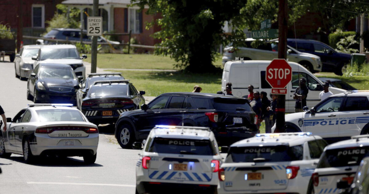 4 officers killed while trying to serve warrant, police said - Vimarsana News