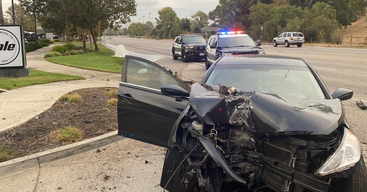 Driver hits fire hydrant and light pole in San Luis Obispo