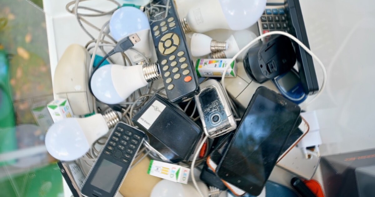 Don't throw away used electronics, here's what you should do instead