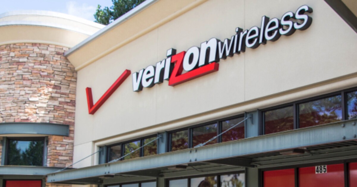 Verizon store robbed on Byron Center Avenue in Wyoming