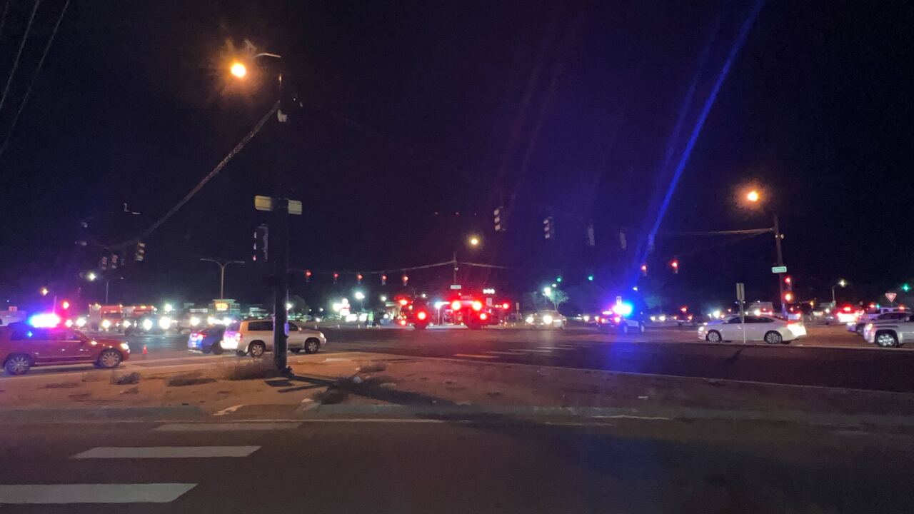 Northbound Powers closed after traffic accident