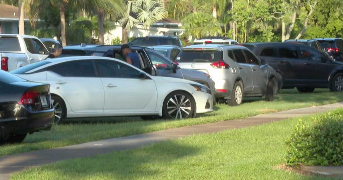 North Palm Beach parent raises school zone safety concerns as new year brings congested drop-off traffic