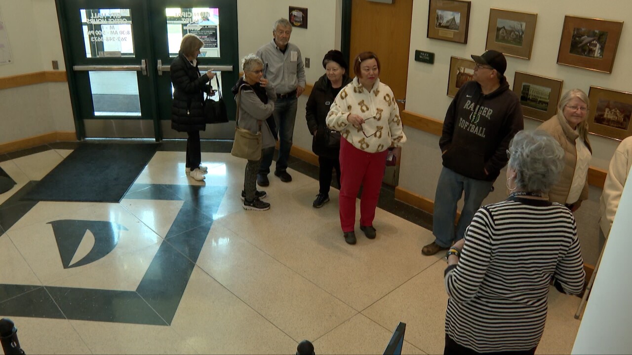 lake geneva vote line.jpg