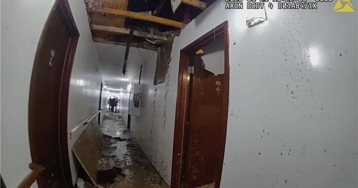 Busted Building 'I lost everything': Busted pipes floods apartment building in Sandusky